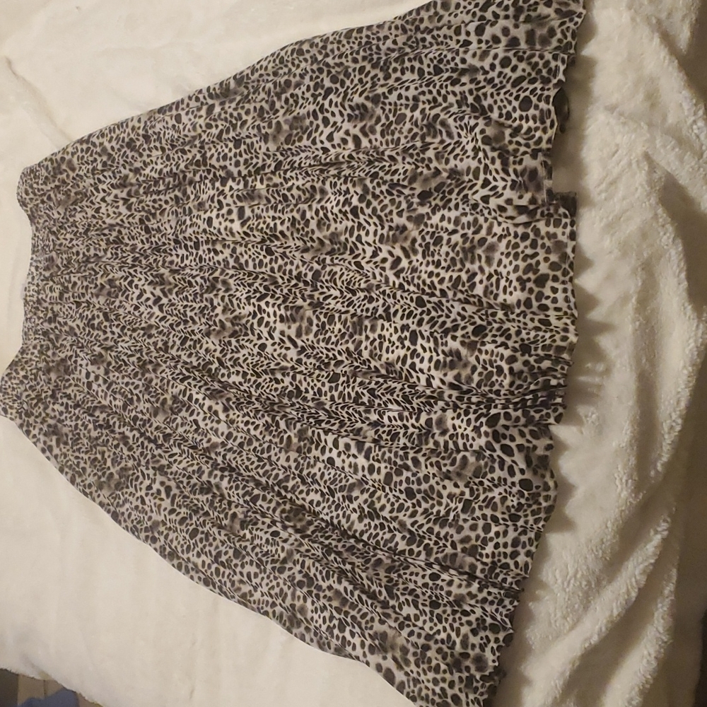 Leopard print midi skirt